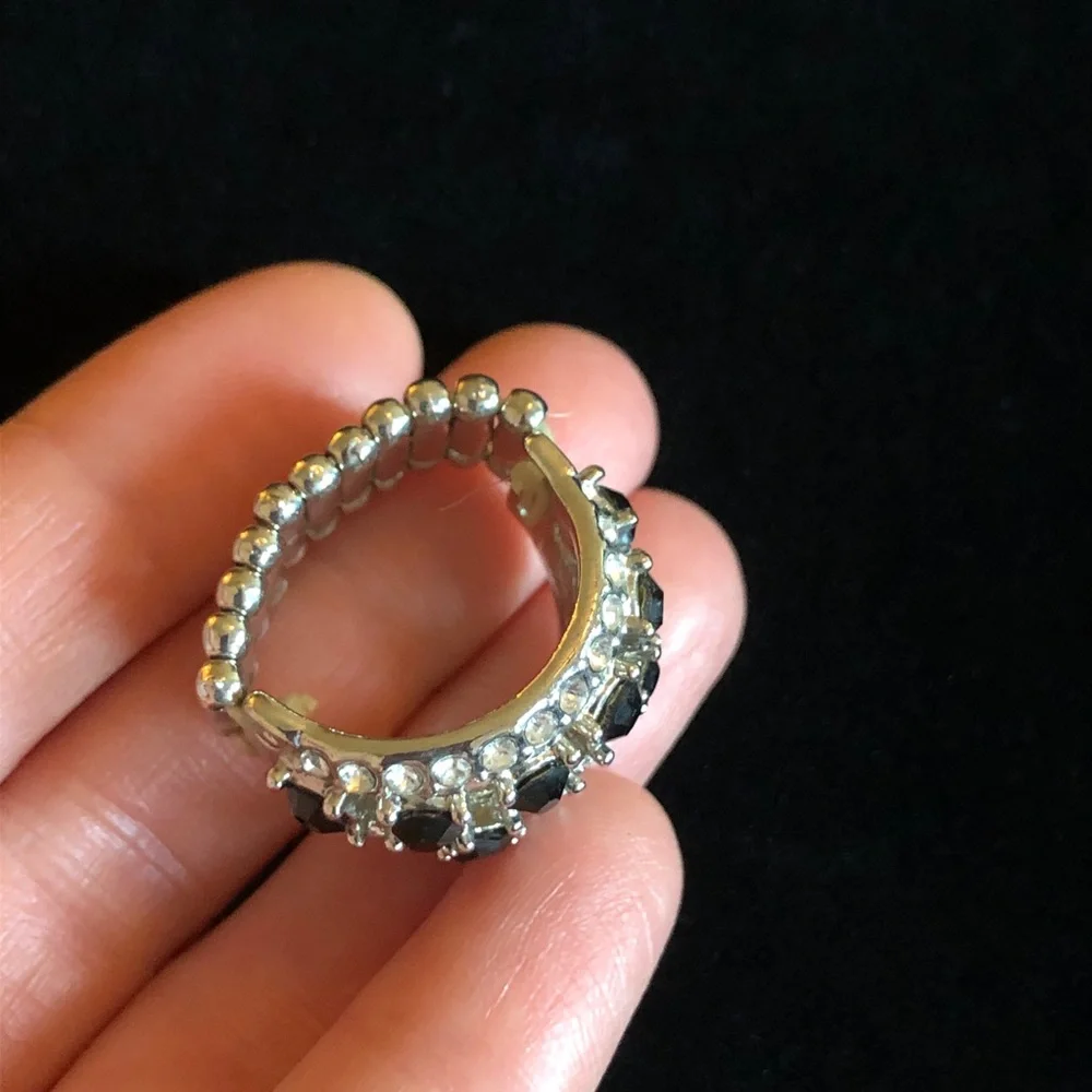 Elegant Silver and Black Rhinestone Women's Ring